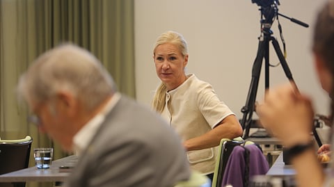 Sonja Lesch kertoo, että loppuvuosi SRL:n hallituksessa kokoustetaan tavallista tiuhemmin. 