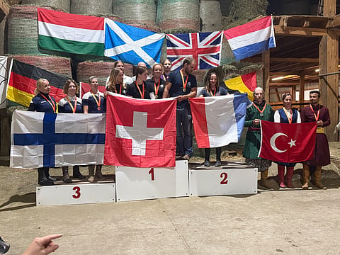 Suomen joukkue nappasi Sveitsissä eGP-pronssia. Suomalaiset kuvassa Minna Pilviö, Tiia Aarnio ja Heli Nurmesviita.