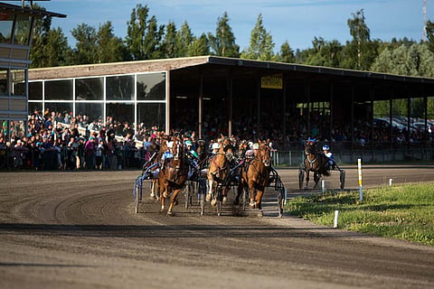 Kesäravikauden päälle ilmaantui nyt kysymysmerkkejä. Kasvattajarahatkin ovat viivästymässä.
