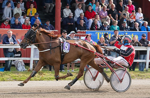Kimmo Taipale tuuletti Jämsässä, kun  R.R. Valssitar löi loppukiritaistelussa sitkeää vastarintaa tehneen Taruntuulen. Sävel-Taika oli kolmas.