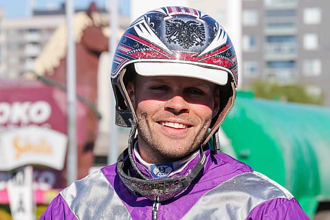 Adrian Kolgjini on Kali Smartin valmentaja ja ohjastaja. Kuva; Anu Leppänen