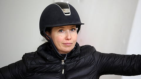 Noora Pentti ei näe esteratsastuksen tulevaisuutta harrastuksena kovin ruusuisena.