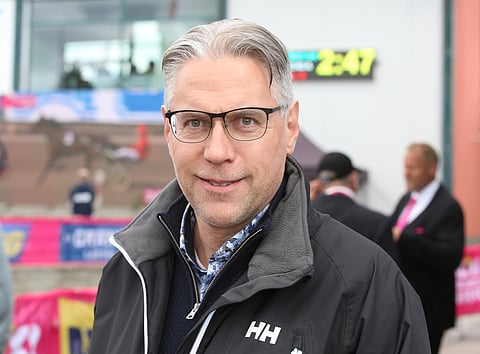 Tallikahviossa perataan Arto Hytösen kanssa muun muassa Kymi GP -viikonlopun antia.