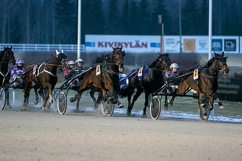 Gyro Gearloose kaasutteli keulapaikalta karkuun.