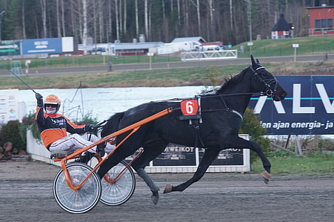 Sahara Commanderin kyydissä valmentaja Tommi Kylliäinen otti ilon irti ylivoimasta.
