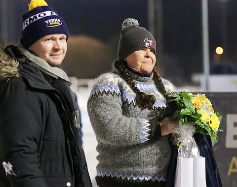 Heikki Häyhä palkitsi Nina Pettersson-Perklénin Kratos Di Quattron voitosta.