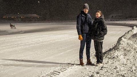 Isä Matti Rehula toimii hevosalalla monessa roolissa. Hänen kotitilallaan on keinosiemennysasema ja hän on mm. Suomenhevosliiton hallituksen jäsen. Tytär Kaisa Rehula kilpaili viime vuonna Salamakypärissä ja on töissä Joni-Petteri Irrillä hevosenhoitajana.   