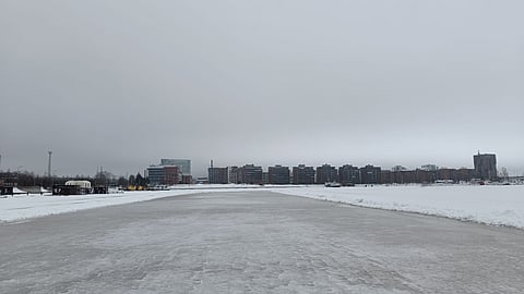 Tällä 400 metrin suoralla päästellään lauantaina kilpaa.