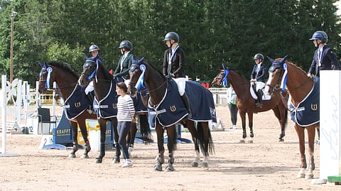 Hattel Riders palkintojenjaossa. 