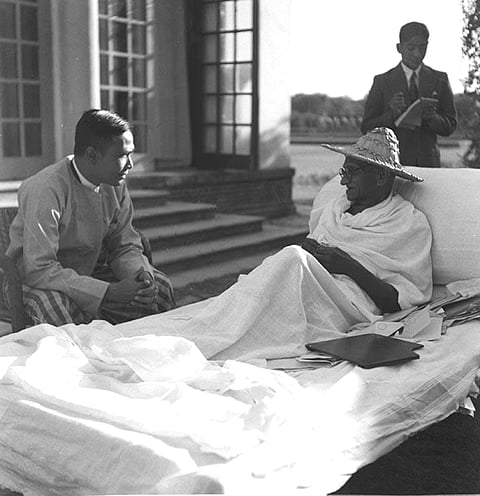 U Nu meets Gandhi, 1947.