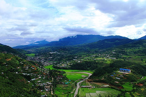 A view of Senapati from the top
Photo : Wikimedia Commons / Houruoha 
