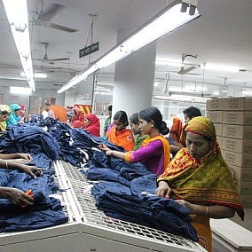 Apparel Factory in Dhaka
Flickr/ NYU Stern BHR
