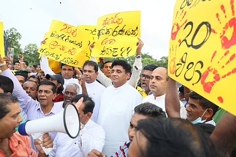Leader of opposition Sajith Premadasa stages a protest against the 20th Amendment to the Sri Lanka Constitution. Photo: Saroj Pathirana / Twitter 