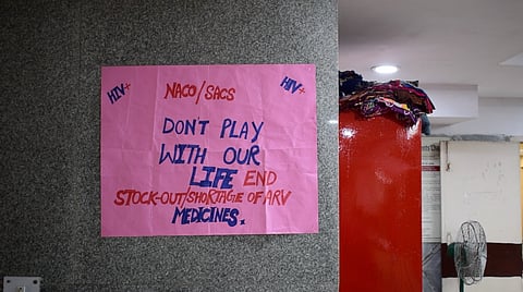Protests over shortage of life-saving HIV Drugs at the Delhi office of India’s National AIDS Control Organisation (NACO). Photo: video screengrab / Uzair Usmani. 
