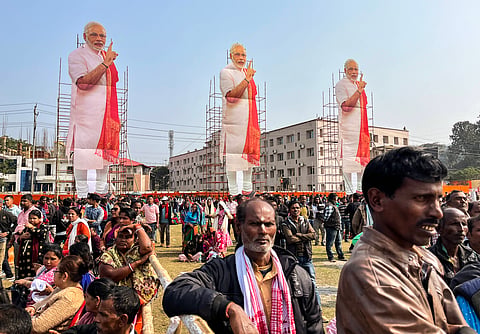 Voters at a public rally in Guwahati, where excessive heat has been recorded in recent months. As a result of Indian legacy media’s blindspots on climate coverage, voters bearing the brunt of climate change impacts are not receiving necessary information or analysis. Photo:  IMAGO / ZUMA Wire 