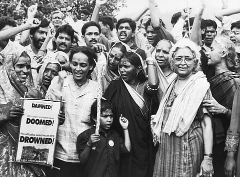 Arundhati Roy and Medha Patkar protest against the construction of dams on India's Narmada River.[This featured image was added online in 2025 and did not appear in the original print publication.]
