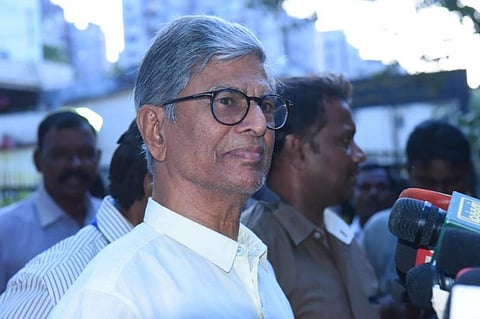புகைப்படங்கள்: 'டிராபிக் ராமசாமி' படம் வெளியீடு சம்பந்தமாக ரூ.20 லட்சம் பெற்றுக்கொண்டு திருப்பி தராமல் மிரட்டியதாக இயக்குநர் எஸ்.ஏ.சந்திரசேகர் மீது அளிக்கப்பட்ட புகாருக்கு பதில் அளிக்க காவல் ஆணையரை சந்தித்தார்! - படங்கள்: எல்.சீனிவாசன்