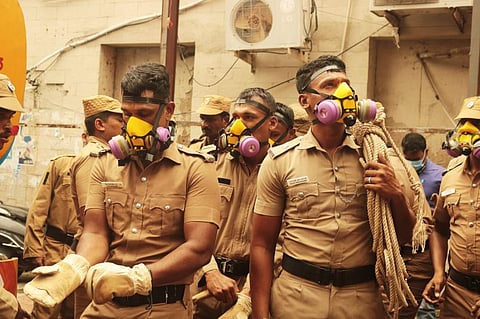 சென்னை, அண்ணா சாலை தீ விபத்து! - புகைப்படத் தொகுப்பு: சி.சூரியப் பிரகாஷ்