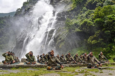 எல்லையில் யோகா செய்த ராணுவ வீரர்கள் - யோகா தின புகைப்படத் தொகுப்பு
