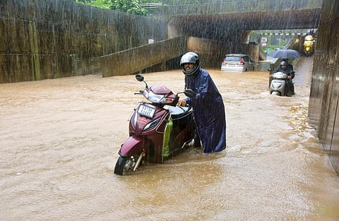 வெள்ளத்தால் தத்தளிக்கும் கர்நாடகா - புகைப்படத் தொகுப்பு