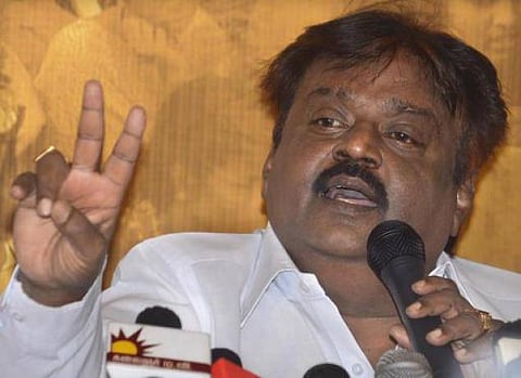 பார்வையற்ற பட்டதாரிகளை மிரட்டிப் பணியவைப்பது நியாயமா? - விஜயகாந்த் கேள்வி