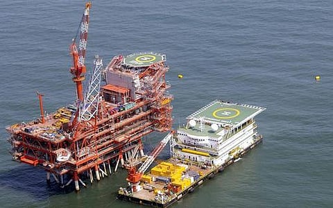 அமெரிக்க நெருக்கடி எதிரொலி: ஆசிய சந்தையில் கச்சா எண்ணெய் விலை சரிவு