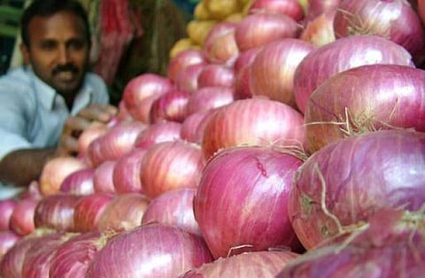 வெங்காய விலை அதிகரிப்பு: பதுக்கலைக் கண்காணிக்க மாநில அரசுகளுக்கு அறிவுறுத்தல்