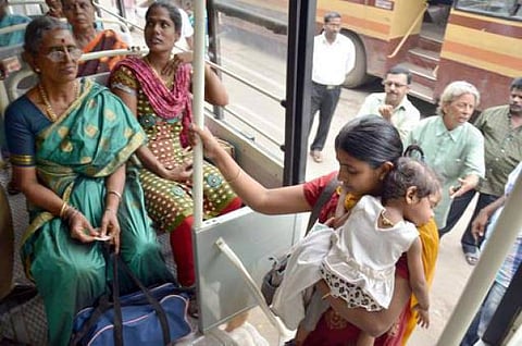 ஷேர் ஆட்டோ போகாத தெருவிலும் செல்லும் சிறிய பேருந்துகள்: சென்னைவாசிகளிடம் சிறப்பான வரவேற்பு