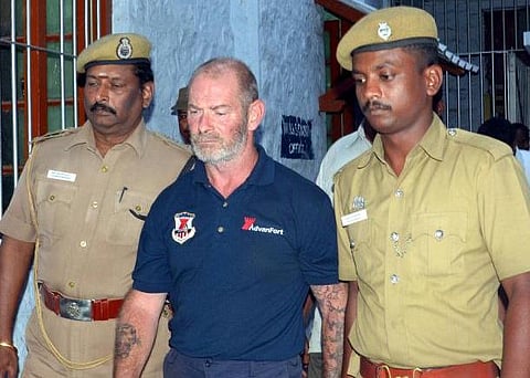 அமெரிக்க கப்பலில் கைதானவர்கள் விசாரணையில் மவுனம்