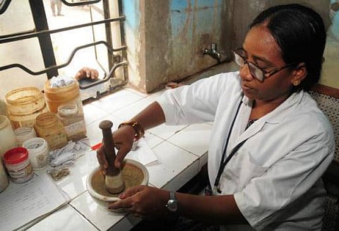 அறிவியல் அடிப்படையற்றதா பாரம்பரிய மருத்துவம்?