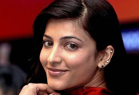 நடிகை ஸ்ருதிஹாசனை தாக்கிய நபர் கைது
