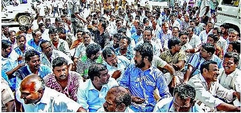 காஞ்சிபுரம் மணல் ஏலத்தை ரத்து செய்த பொதுப்பணித் துறை