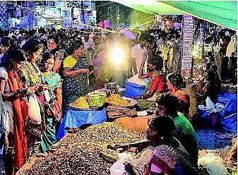 பெங்களூரில் கடலைக்காய் திருவிழா - ஏராளமானோர் பங்கேற்பு