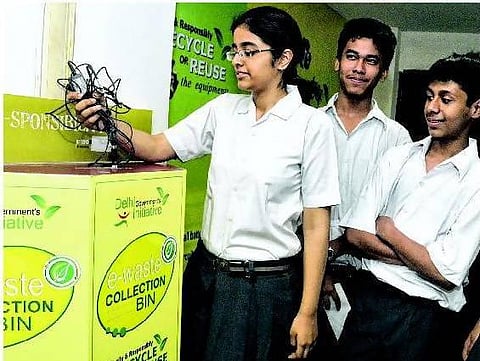 மின்னணுக் கழிவால் மூச்சுத் திணறும் பூமி