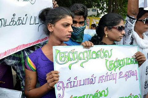 ஓரினச் சேர்க்கை சட்டவிரோதம் அல்ல: சாத்தியக் கூறுகளை ஆராய்கிறது அரசு