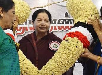 அதிமுக என்ற எக்ஸ்பிரஸ் ரயில் டெல்லி செங்கோட்டை எக்ஸ்பிரஸ் ஆக மாறும்: ஜெயலலிதா பேச்சு