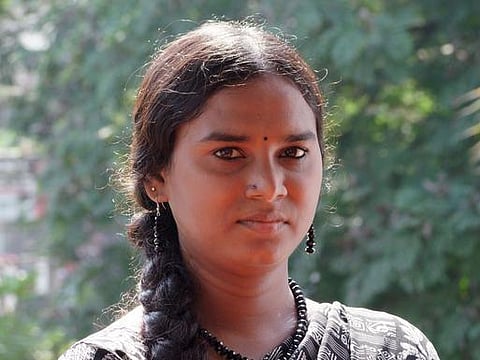 எங்களை மனிதர்களாக நடத்தினாலே போதும் - லிவிங் ஸ்மைல் வித்யா