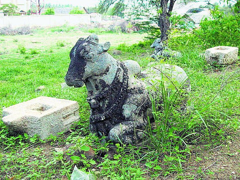 திருப்பூர்: மண்ணில் மறையும் புராதனச் சின்னங்கள்!