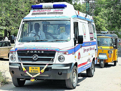 மதுரை: ஆம்புலன்ஸுக்கு வழிவிடுவதில் தேனி முதலிடம்