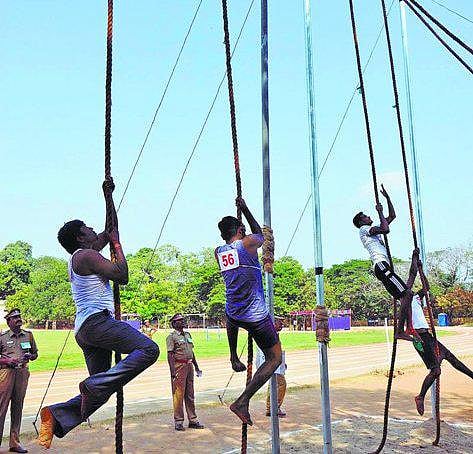 மதுரை: உடல் தகுதியில் 1007-க்கு 363 பேர் மட்டுமே தேர்வு