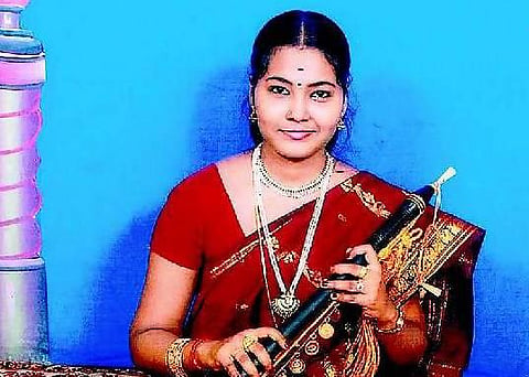 பாகேஸ்வரி பாலகணேசன் - கைவசமான அசுர வாத்தியம்