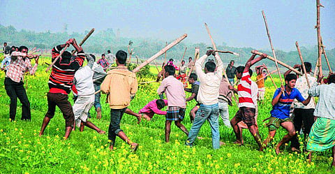வங்கதேச பொதுத் தேர்தலில் ஆளும் அவாமி லீக் “அமோக” வெற்றி