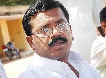 கவலையில் உள்ள அண்ணனுக்கு ஆறுதல் சொன்னாலும் தப்பா?- நீக்கப்பட்ட தி.மு.க.வினர் வேதனை﻿