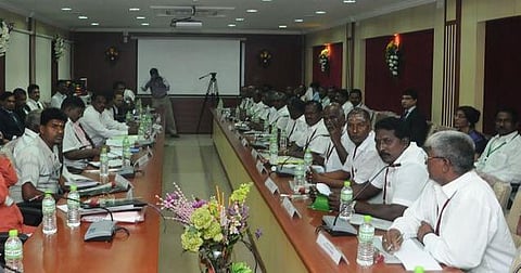 தமிழக - இலங்கை மீனவர்கள் பேச்சுவார்த்தை தொடங்கியது