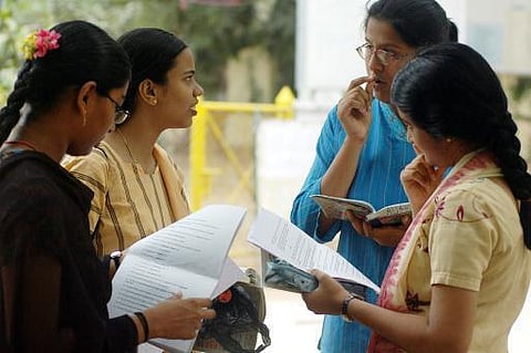 தமிழ் வழியில் இன்ஜினீயரிங் படிப்பு: இறுதியாண்டில் முதல் பேட்ச் மாணவர்கள்
