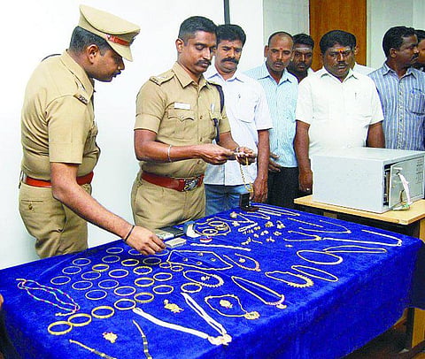 காஞ்சி தொழிலதிபர் வீட்டு கொள்ளை: டாக்டர் காதல் ஜோடி கைவரிசை அம்பலம்