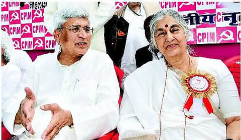மேற்குவங்கத்தில் இடதுசாரி வேட்பாளர்கள் பட்டியல் வெளியீடு: 42-ல் 26 பேர் புதியவர்கள்﻿
