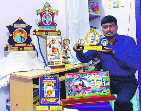 புகைபிடிக்காதீங்க ப்ளீஸ்- கவுன்சலிங் கொடுக்கும் எஸ்.ஐ