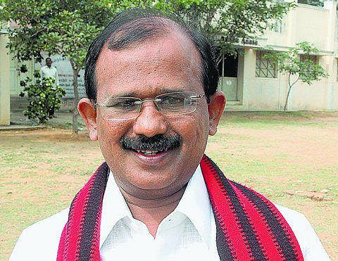 தருமபுரியில் மீண்டும் தாமரைச் செல்வனை நிறுத்திய திமுக: பெங்களூர் சொத்துக் குவிப்பு வழக்கு காரணமா?