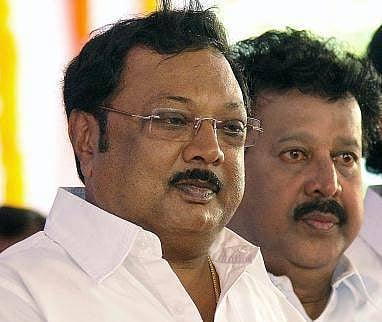 திமுக-வை உடைக்க அழகிரி ஆதரவாளர்கள் திட்டம்? - ஒழுங்கு நடவடிக்கை எச்சரிக்கையின் பின்னணி